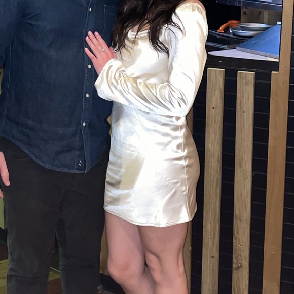 Princess Polly Soft Champagne Satin Cowl Neck Top - Picture 4 of 5